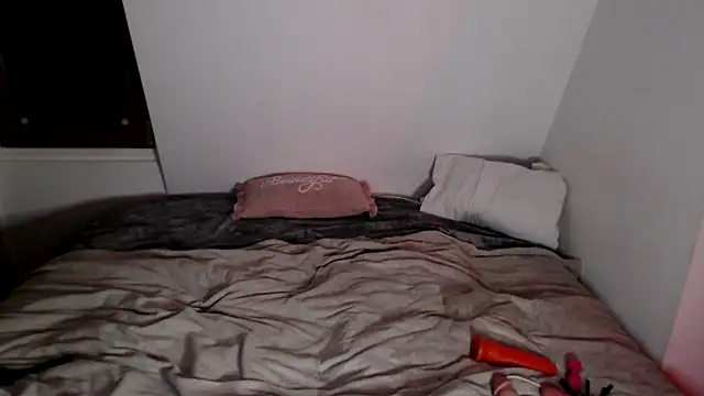 KynekoBtbf webcam