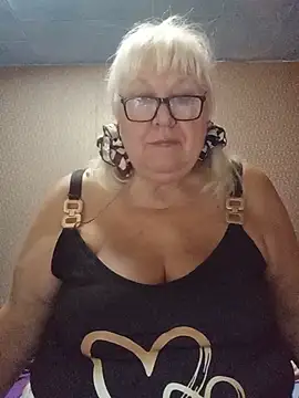 Alexia64231 live cam on StripChat