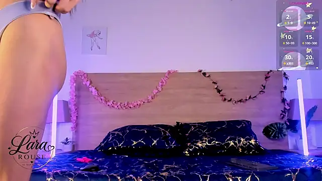 LaraRous webcam