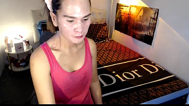 NinaDOM4CUM webcam