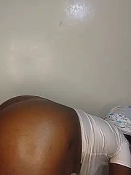 Ninah604 live cam on StripChat