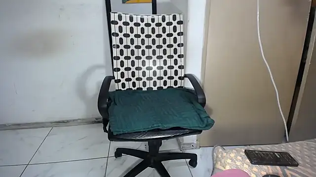 BootySoYummyX live cam