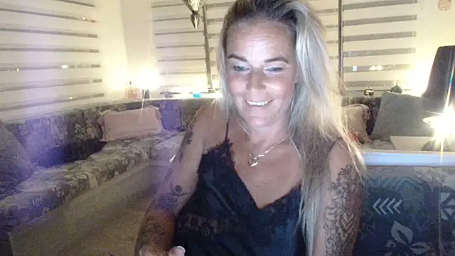 xMystiqueMavenx webcam