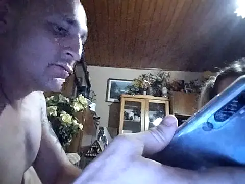 beda_gergo live cam on StripChat