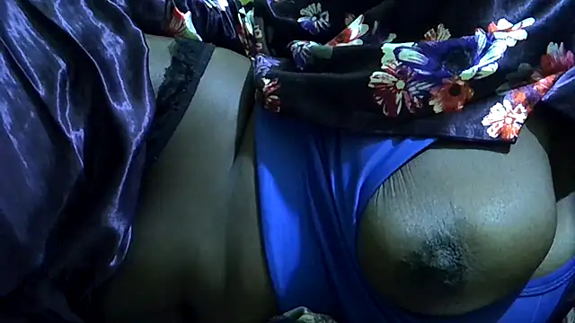 chauke23 live cam on StripChat