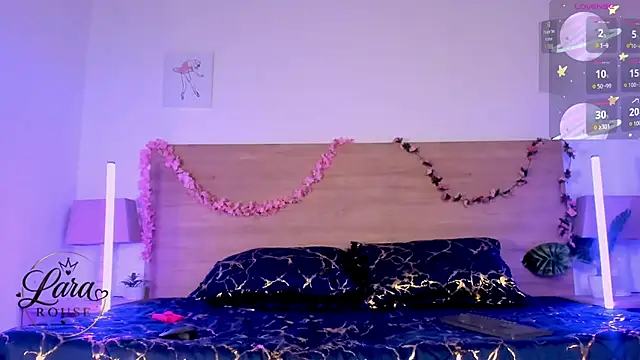 LaraRous webcam