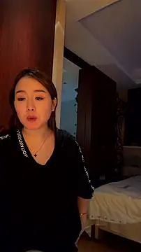 momoli60 webcam