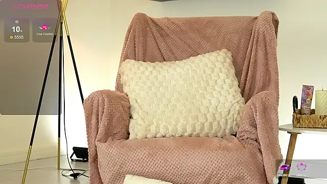 KairaAndrews webcam