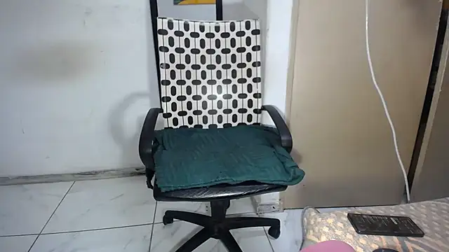BootySoYummyX live cam