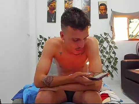 Latins_Boss webcam