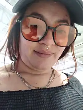 samm_curvy