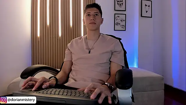 Dorianmistery2322_ webcam