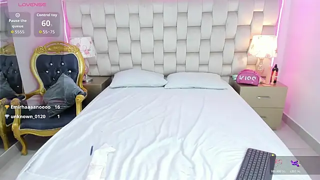 SalomeBins webcam