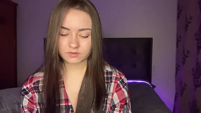 SelenaBrook live cam on StripChat