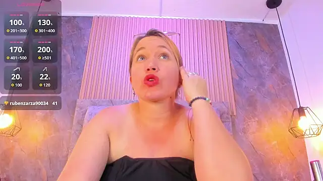blondehorny699 webcam