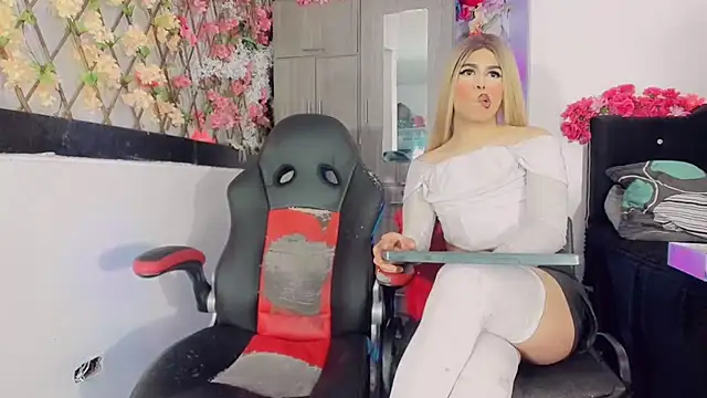 Thiara_veky_ webcam
