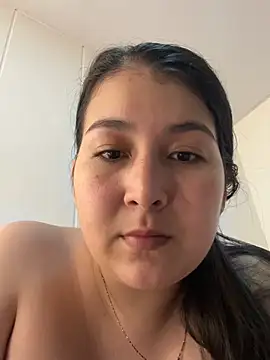 evelyn_1702 live cam on StripChat
