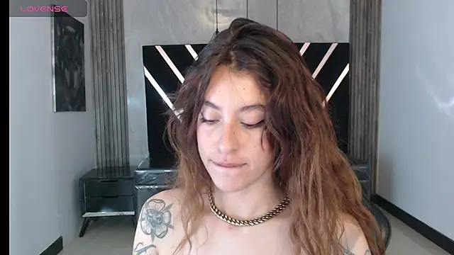 DamiaOshun_ch webcam