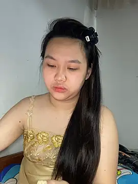 Almira6868 live cam on StripChat