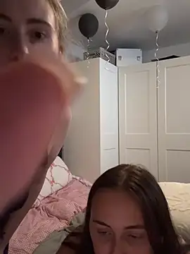BaddieRiRi224 live cam