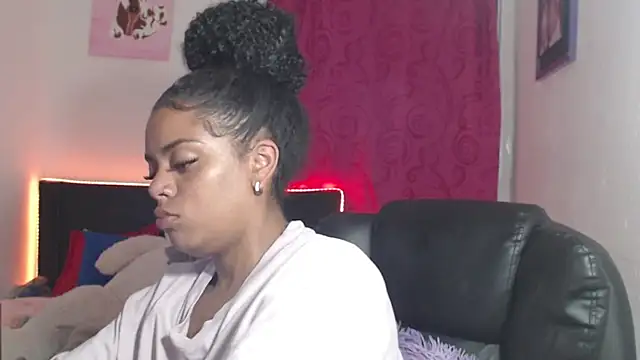 ladyrd1 webcam