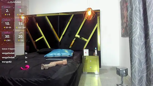 agatha_fit webcam