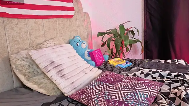 Emilly-hall webcam