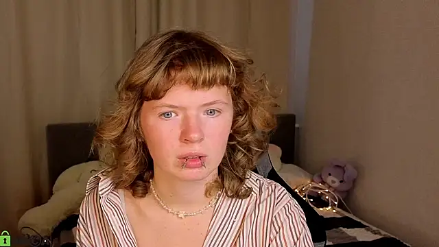 VioletDesiree live cam on StripChat