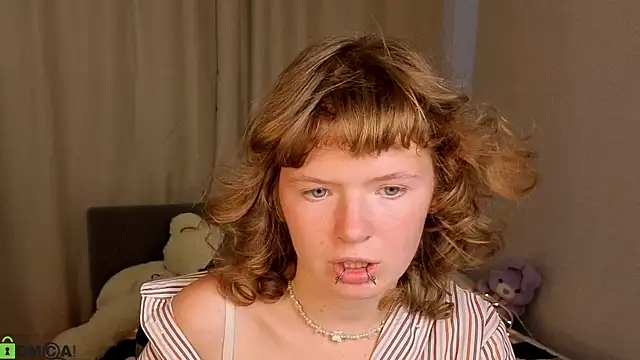 VioletDesiree webcam