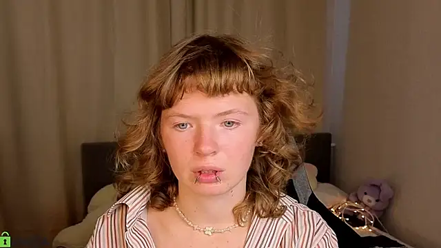 VioletDesiree webcam