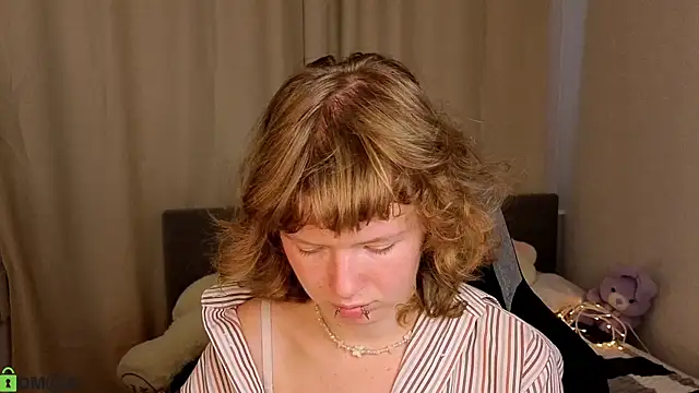 VioletDesiree webcam