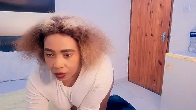 GiantBootyMilf webcam