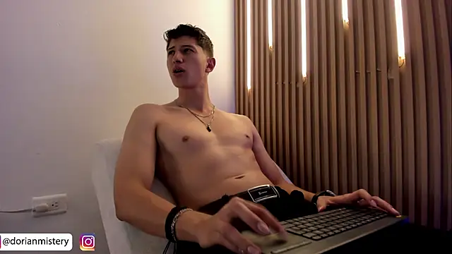 Dorianmistery2322_ webcam