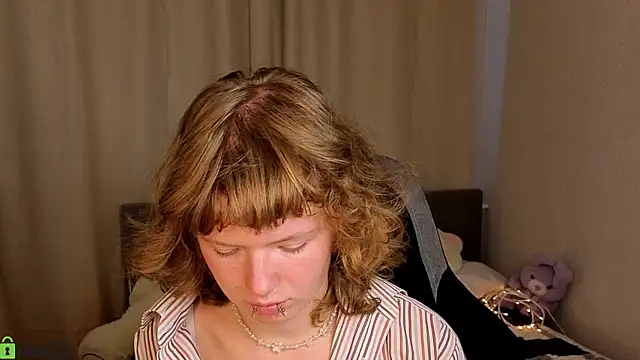VioletDesiree webcam