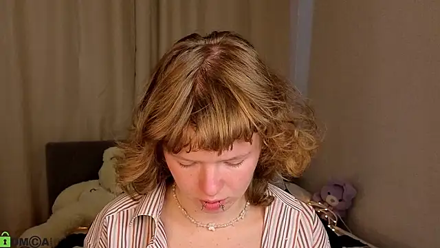VioletDesiree webcam