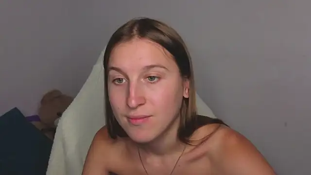 xenia_paradise (F teen) - suck your finger