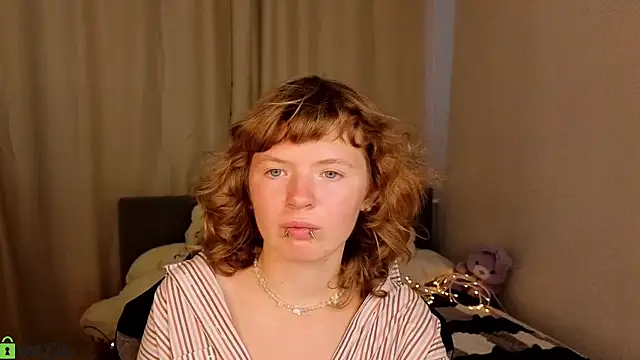 VioletDesiree webcam