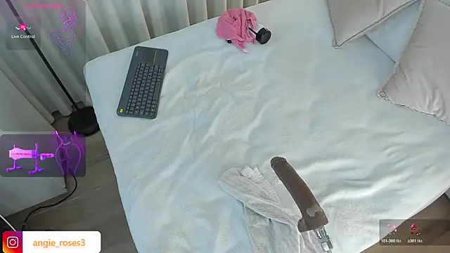 angiee_roses webcam