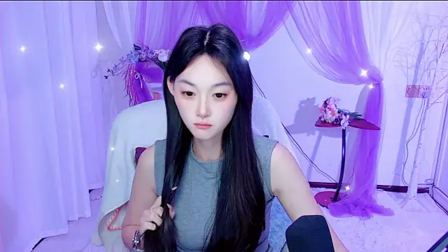 Tili_Lucky live cam on StripChat