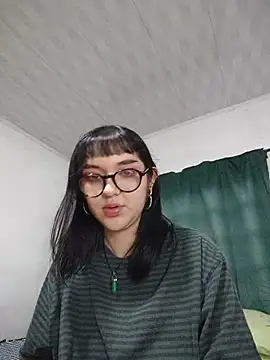 LilithBluum webcam