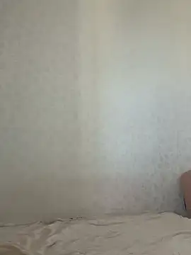 Ann_first_kiss webcam