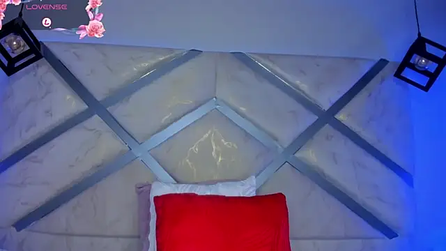 cami_rouxx webcam