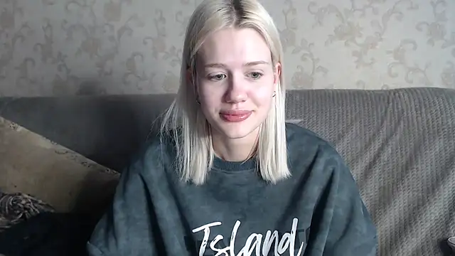 BlondyLedy webcam