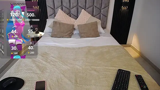 luna_ember1 webcam