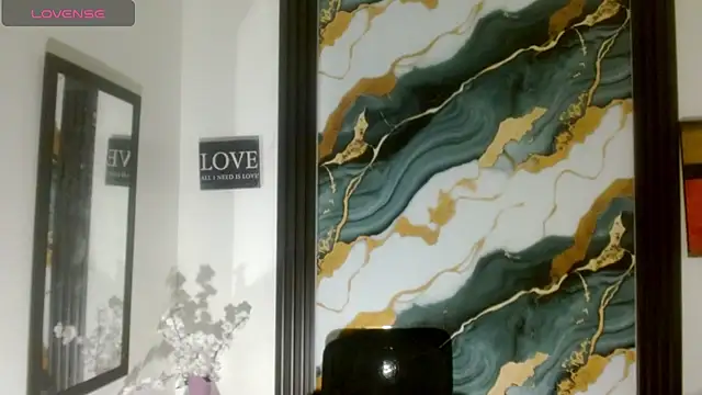 Sharlotte_Jones webcam