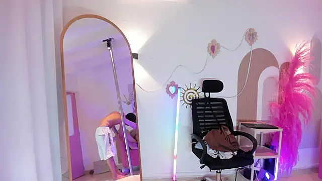 Just_a_young_couple webcam