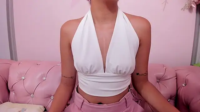 Miabloom19_ webcam