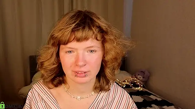 VioletDesiree webcam