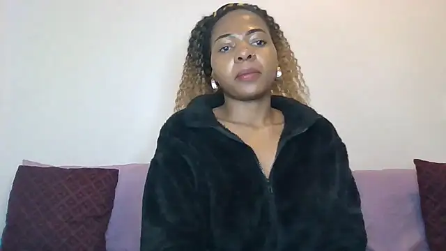 DiamondLuv29 webcam
