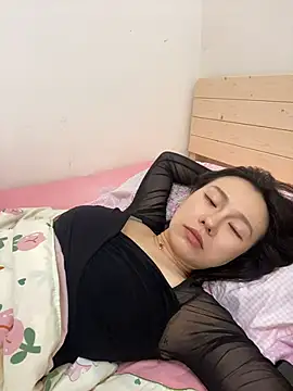 tiantian52013 live cam on StripChat